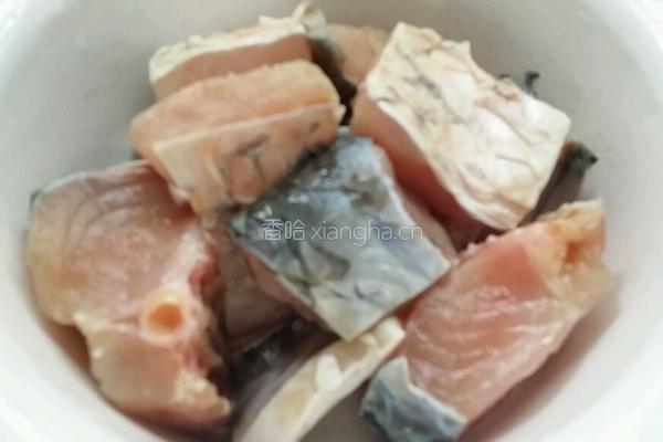 干锅鱼块的做法图解1