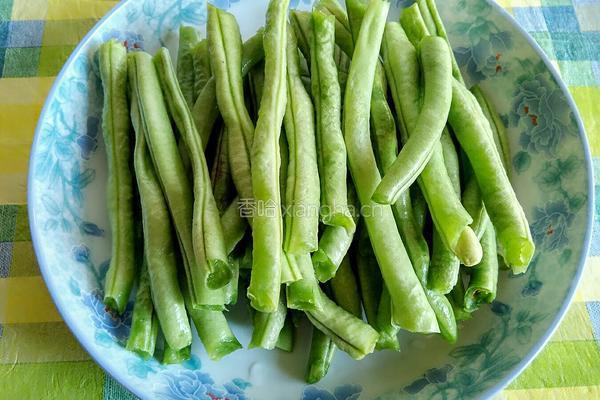 家常红烧豆角的做法图解1