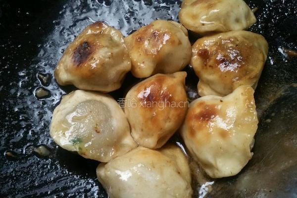 韭菜猪肉煎饺的做法图解5
