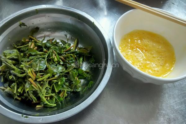 香椿炒鸡蛋的做法图解2