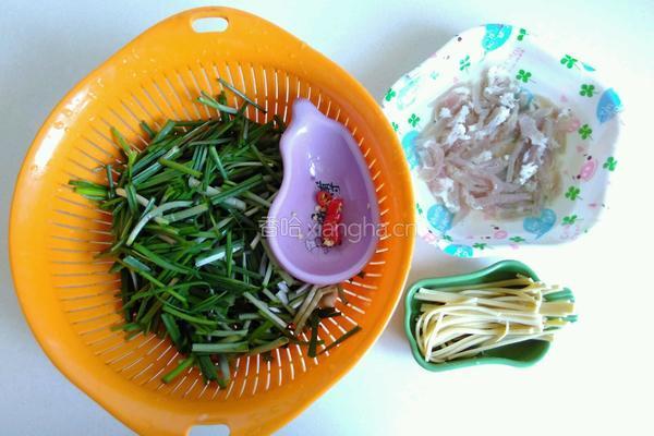 野蒜百叶炒咸肉丝的做法图解1
