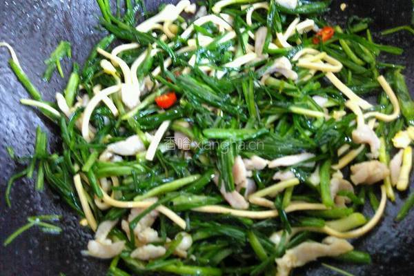 野蒜百叶炒咸肉丝的做法图解7