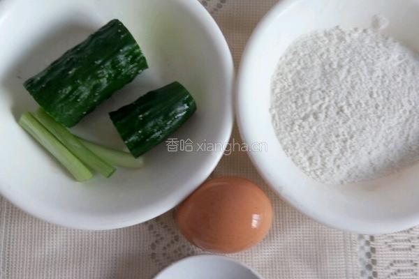 黄瓜蛋卷的做法图解1