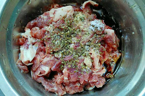 缤纷牛肉串的做法图解2