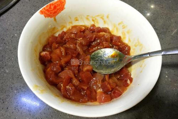 豌豆炒肉丁的做法图解3