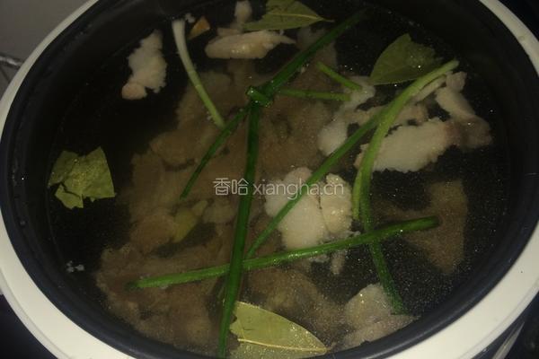  海带肉片汤的做法图解2