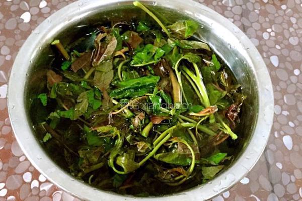 香椿炒鸡蛋的做法图解1