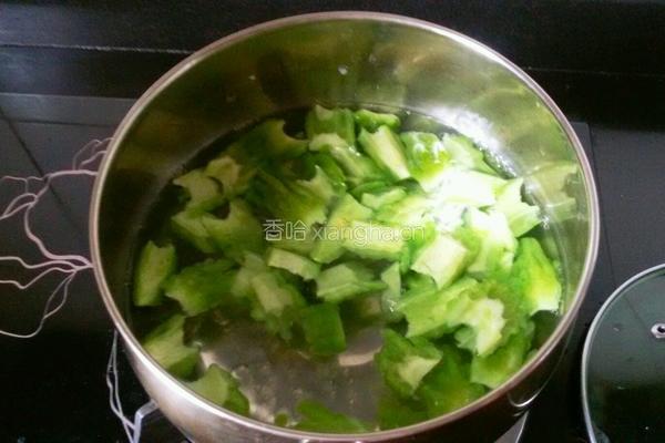 苦瓜炒肉片的做法图解4
