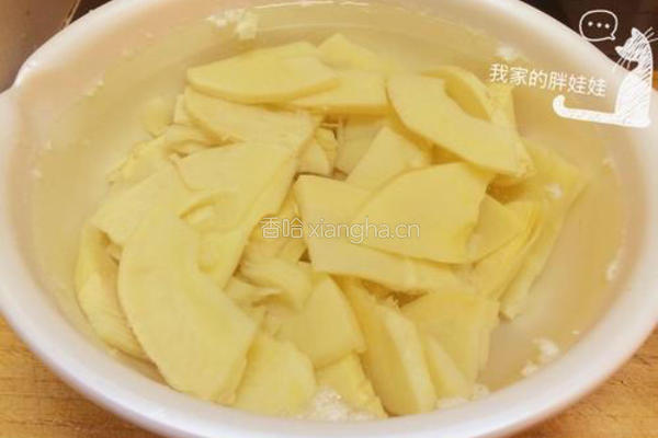 麻辣水煮春笋的做法图解3