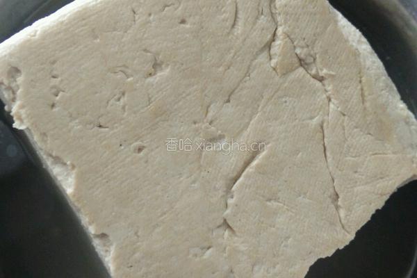 豆腐烧油菜的做法图解1