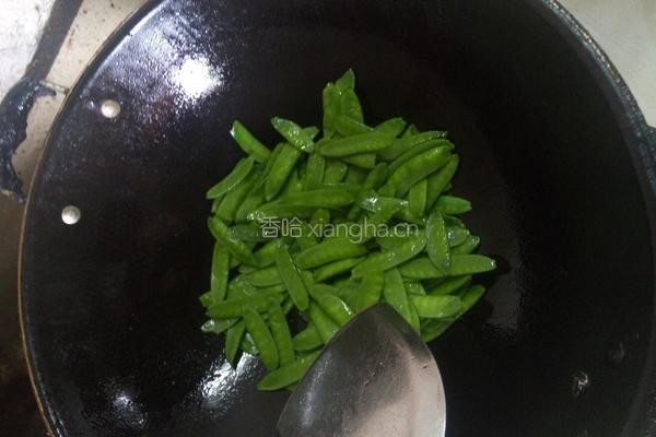豌豆格炒香干的做法图解3