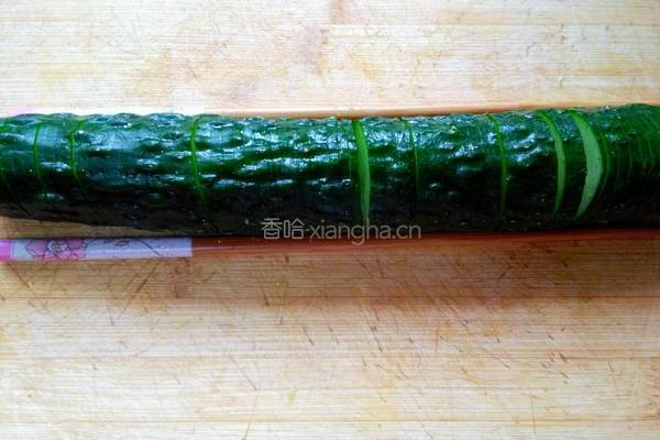 蓑衣黄瓜的做法图解2