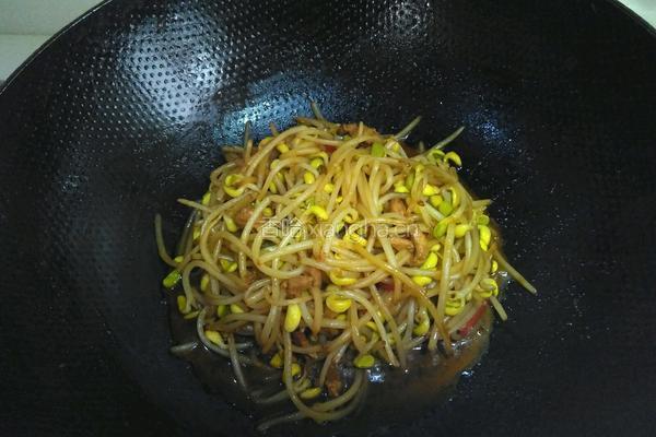 黄豆芽炒肉丝的做法图解9