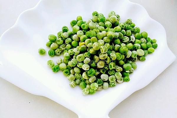 蒜香青豆拌金针菇的做法图解3