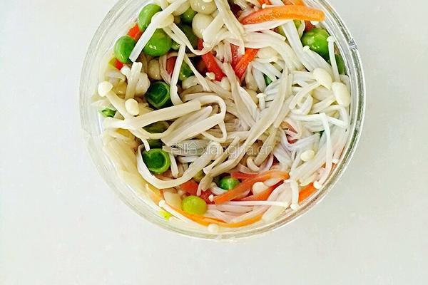 蒜香青豆拌金针菇的做法图解13