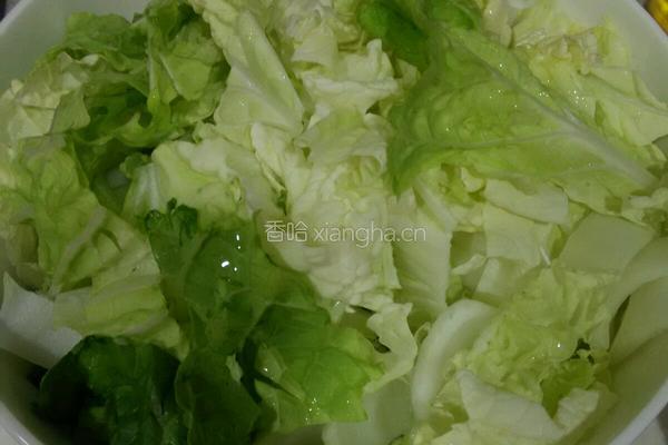 素炒大白菜的做法图解1