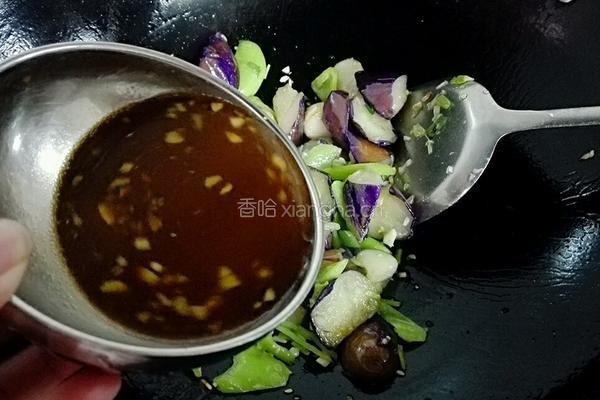 家常红烧茄子的做法图解7