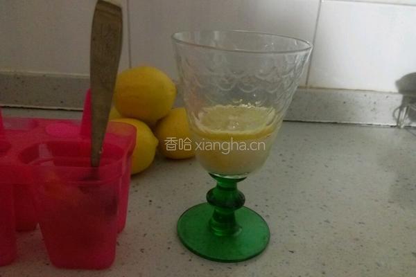自制柠檬酸奶沙冰的做法图解2