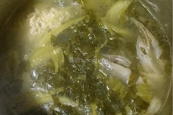 鲈鱼酸菜汤的做法图解7