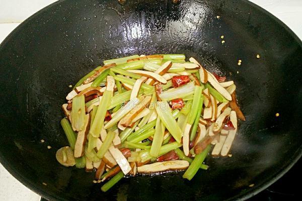 芹菜炒香干的做法图解8