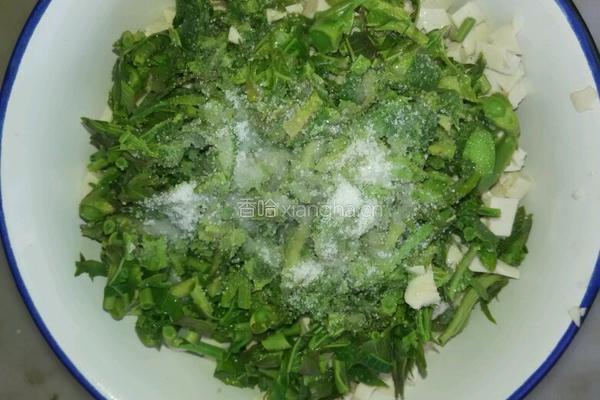 香椿拌豆腐的做法图解4