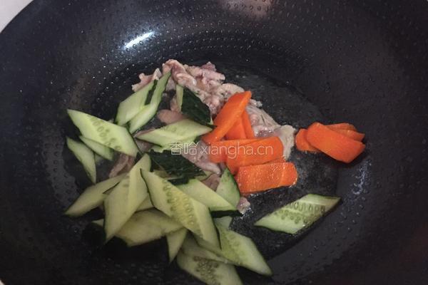 肉片炒青瓜的做法图解5