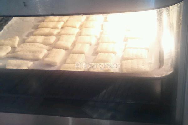 奶盐苏打饼干的做法图解18