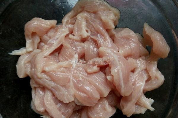 娃娃菜炒肉的做法图解1