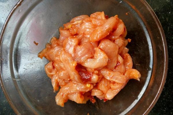 娃娃菜炒肉的做法图解2