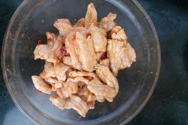 娃娃菜炒肉的做法图解6