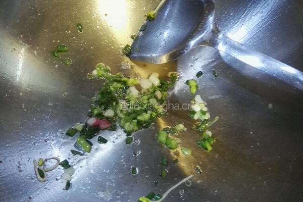 腩肉炒黄豆芽的做法图解5