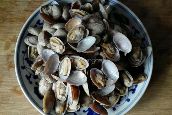香辣蛤蜊的做法图解1