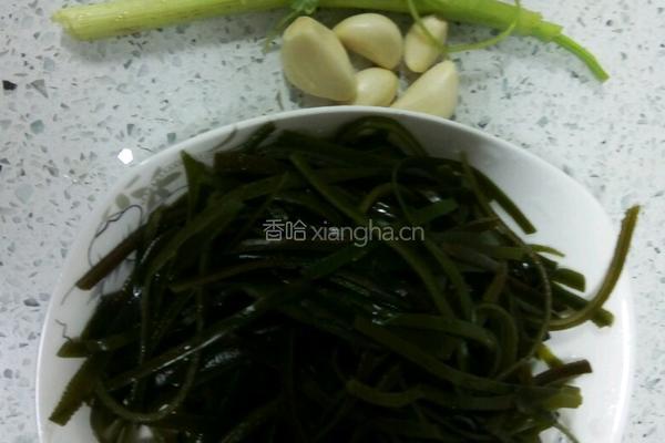 凉拌海带丝的做法图解1