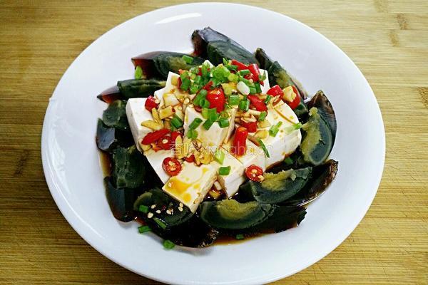 皮蛋拌豆腐的做法图解7