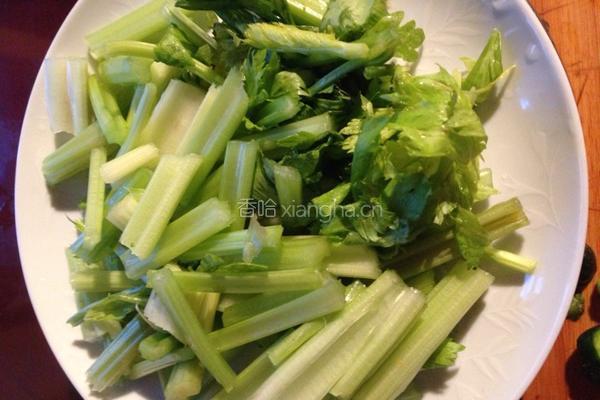 芹菜粉的做法图解1