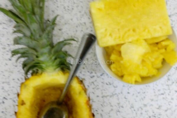 酸甜瘦身菠萝炒饭的做法图解4