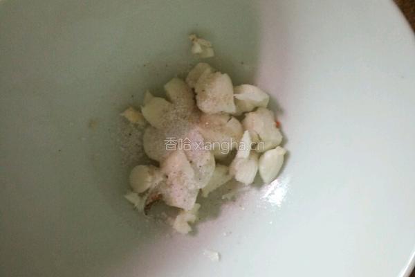 蒜汁捞面条的做法图解2