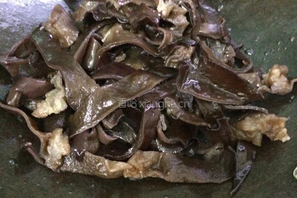 木耳炒瘦肉的做法图解4