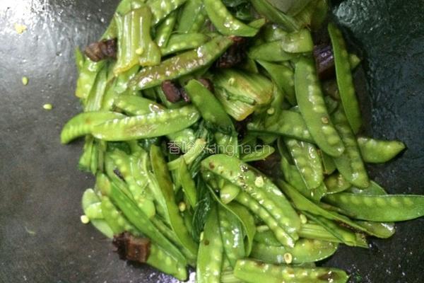 腊肉炒荷兰豆的做法图解4