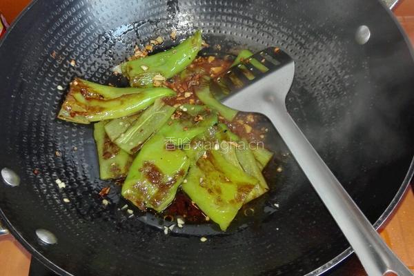 蒜香虎皮尖椒的做法图解11