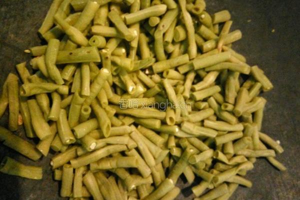 鸡胗炒酸豆角的做法图解5