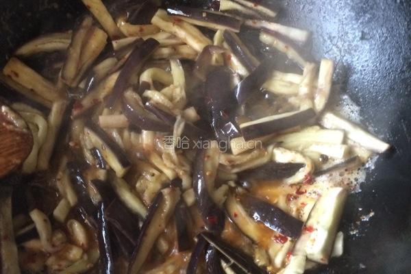 酸辣酱汁茄子的做法图解6