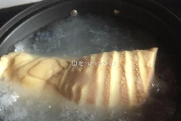 笋丝春卷的做法图解1