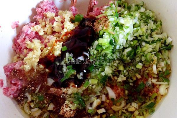 猪肉山芹菜饺子的做法图解6