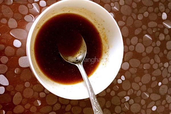 酱香糖醋肩胛骨的做法图解5