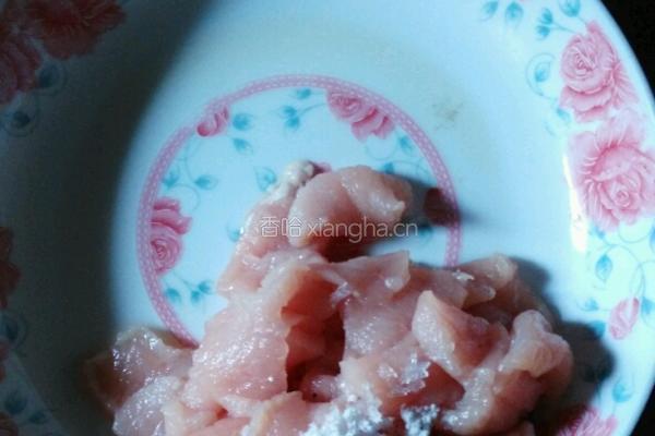 银耳子炒肉的做法图解2