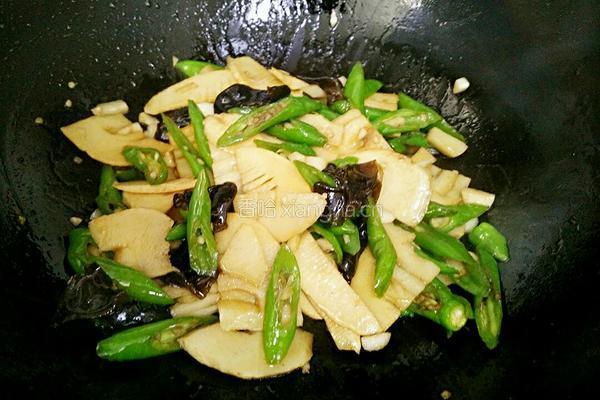 尖椒炒春笋的做法图解10