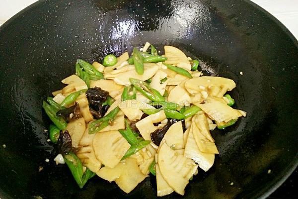 尖椒炒春笋的做法图解11
