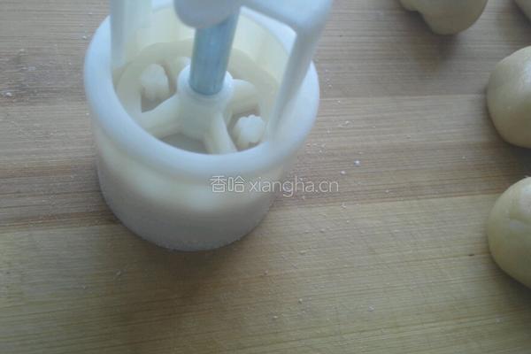 广式豆沙月饼的做法图解9
