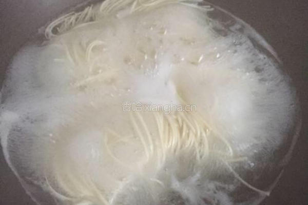 葱油拌面的做法图解2